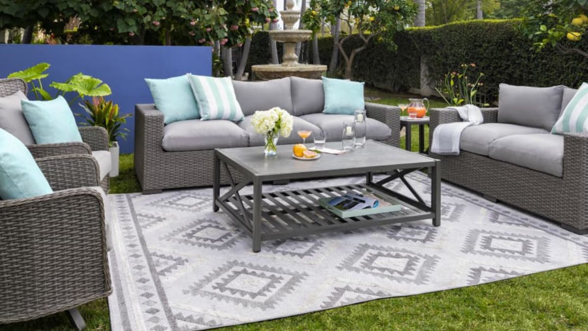 Outdoor Rugs