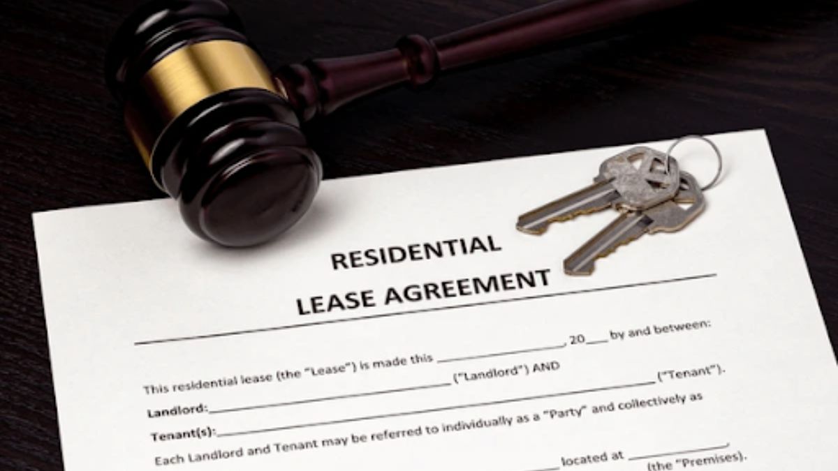 Signing a Lease in Florida